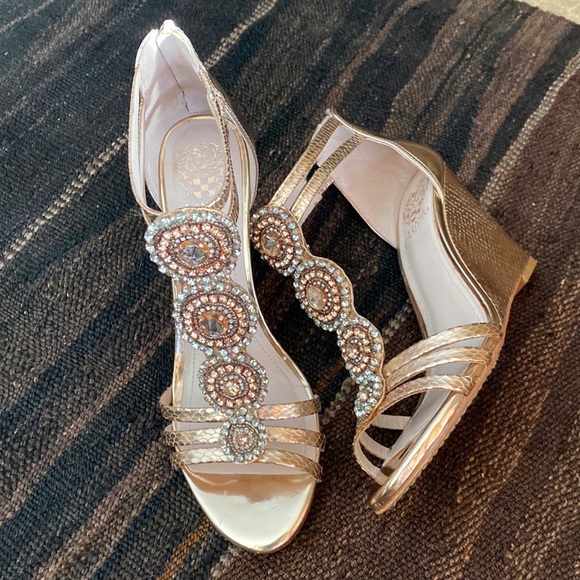VINCE CAMUTO rose gold heels with class & bling….Gorgeous!! EUC!🌸 - Picture 2 of 14